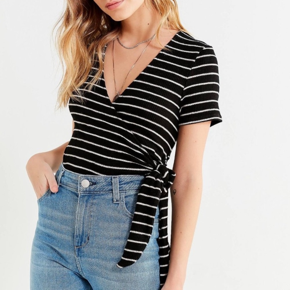 Project Social T - Bailey Wrap Crop Top